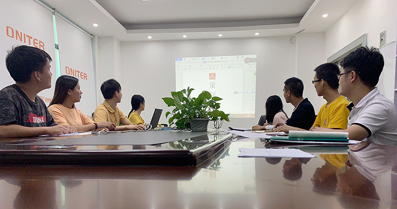 正在開會的奇跡隊志愿團隊.jpg