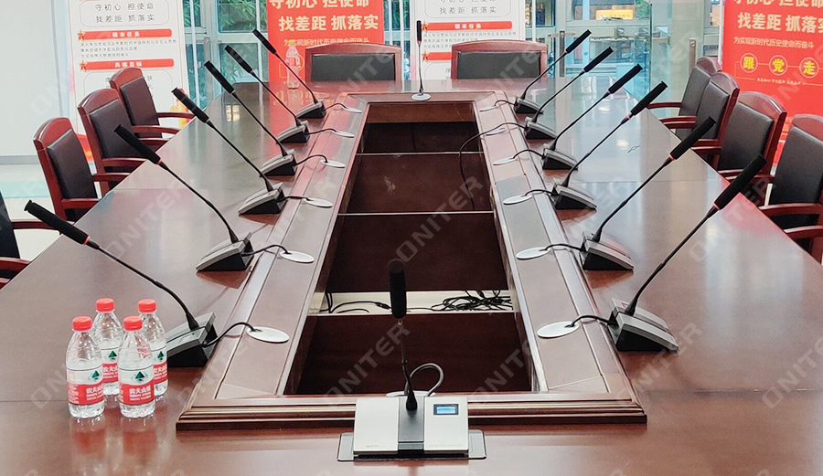 ONITER手拉手話筒應用效果