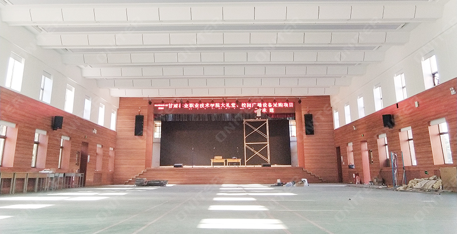 8、多功能廳擴聲系統施工現場.jpg