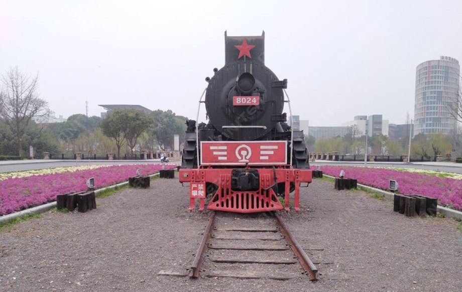 10、金華職業技術學院火車頭模型.jpg