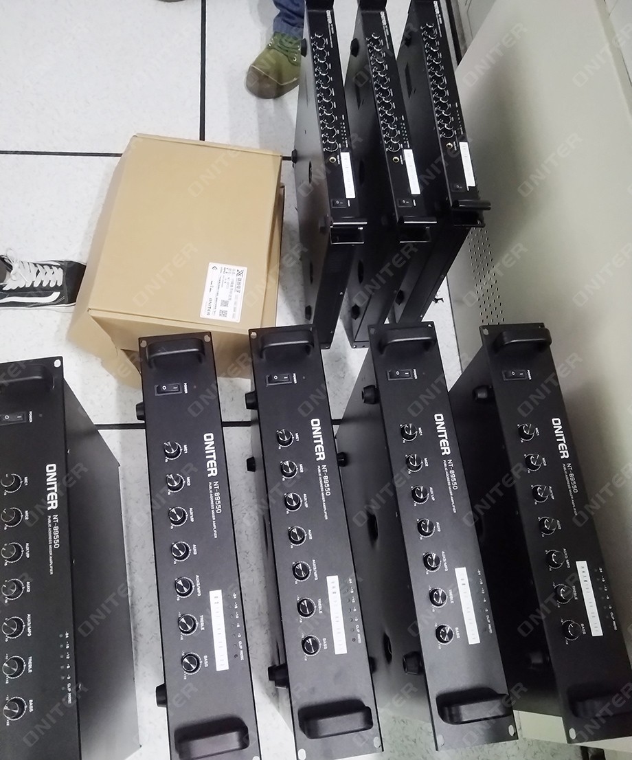 3、ONITER功放和分區器設備.jpg