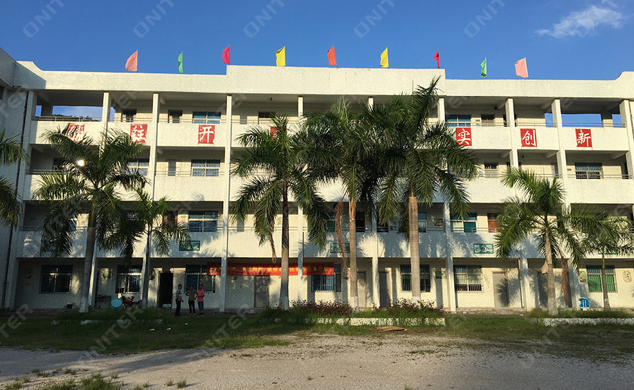 第一中學教學樓.jpg