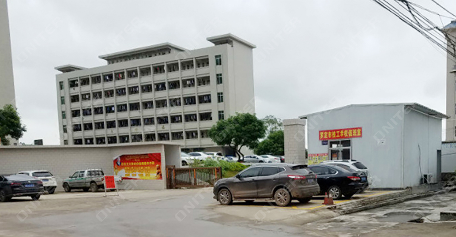 羅定職業技工學校側門處.jpg