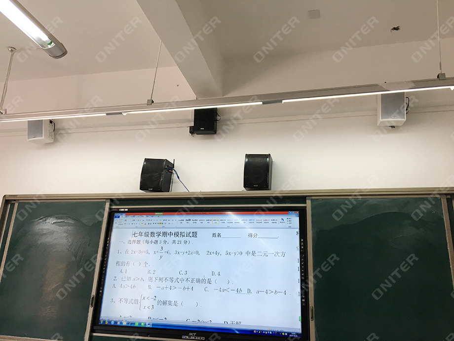 教室設(shè)備實(shí)拍圖1-2.jpg